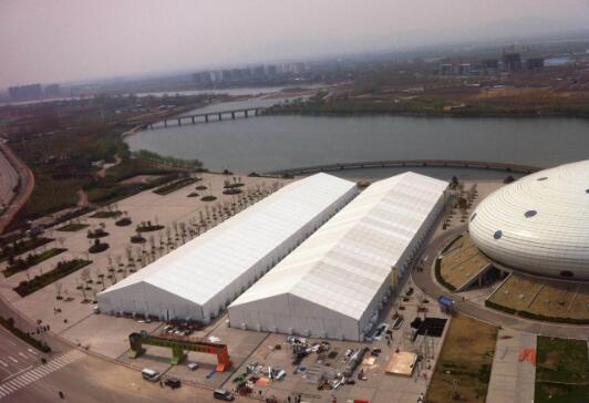 篷房搭建需要考慮哪些場地因素？